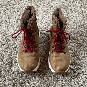 Women’s Skechers Trail S Sport Boots Size 8